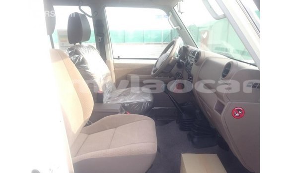 Buy Import Toyota Land Cruiser White Car in Import - Dubai in Attapeu Province Buy Import Toyota Land Cruiser White Car in Import - Dubai in Attapeu Province