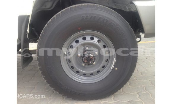 Buy Import Toyota Land Cruiser White Car in Import - Dubai in Attapeu Province Buy Import Toyota Land Cruiser White Car in Import - Dubai in Attapeu Province