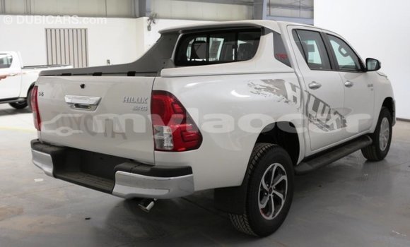 Buy Import Toyota Hilux White Car in Import - Dubai in Attapeu Province Buy Import Toyota Hilux White Car in Import - Dubai in Attapeu Province