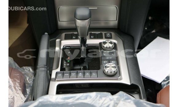Buy Import Toyota Land Cruiser White Car in Import - Dubai in Attapeu Province Buy Import Toyota Land Cruiser White Car in Import - Dubai in Attapeu Province