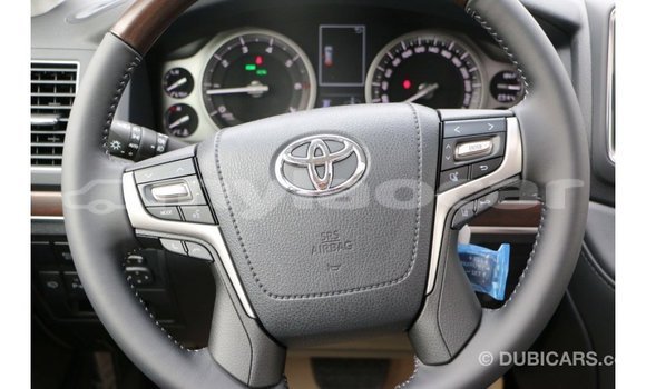 Buy Import Toyota Land Cruiser White Car in Import - Dubai in Attapeu Province Buy Import Toyota Land Cruiser White Car in Import - Dubai in Attapeu Province