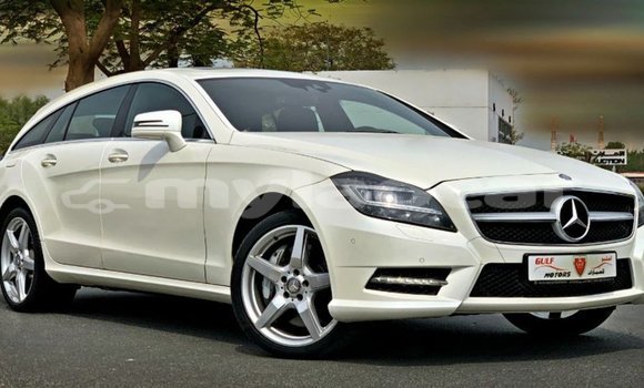 Buy Import Mercedes-Benz 190 (W201) White Car in Import - Dubai in Attapeu Province Buy Import Mercedes-Benz 190 (W201) White Car in Import - Dubai in Attapeu Province