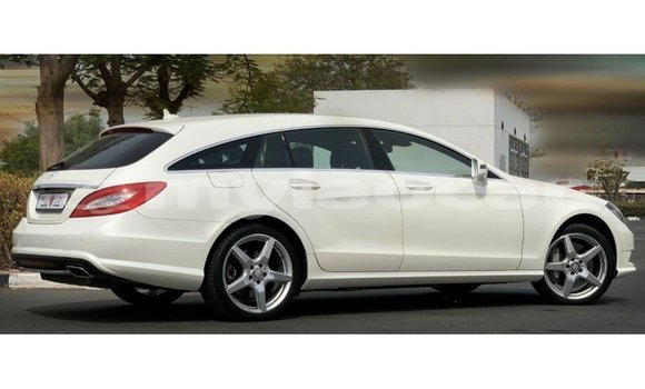 Buy Import Mercedes-Benz 190 (W201) White Car in Import - Dubai in Attapeu Province Buy Import Mercedes-Benz 190 (W201) White Car in Import - Dubai in Attapeu Province