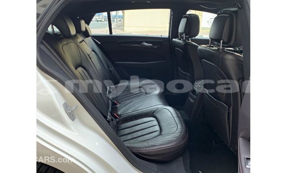 Buy Import Mercedes-Benz 190 (W201) White Car in Import - Dubai in Attapeu Province Buy Import Mercedes-Benz 190 (W201) White Car in Import - Dubai in Attapeu Province