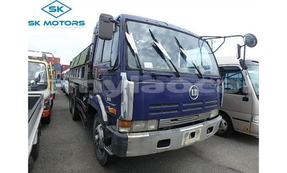 Buy Import Nissan Evalia Blue Truck in Import - Dubai in Attapeu Province