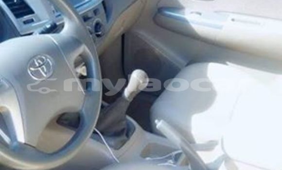 Buy Used Toyota Hilux White Car in Vientiane in Vientiane Province Buy Used Toyota Hilux White Car in Vientiane in Vientiane Province