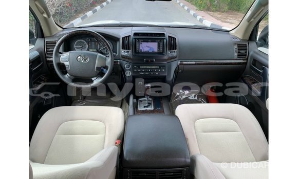 Buy Import Toyota Land Cruiser White Car in Import - Dubai in Attapeu Province Buy Import Toyota Land Cruiser White Car in Import - Dubai in Attapeu Province