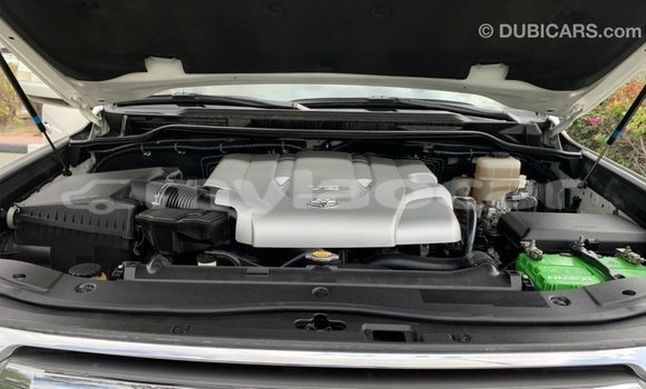 Buy Import Toyota Land Cruiser White Car in Import - Dubai in Attapeu Province Buy Import Toyota Land Cruiser White Car in Import - Dubai in Attapeu Province