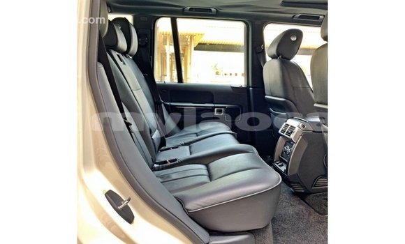 Buy Import Land Rover Range Rover White Car in Import - Dubai in Attapeu Province Buy Import Land Rover Range Rover White Car in Import - Dubai in Attapeu Province