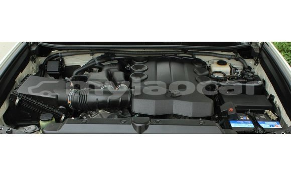 Buy Import Toyota Prado White Car in Import - Dubai in Attapeu Province Buy Import Toyota Prado White Car in Import - Dubai in Attapeu Province
