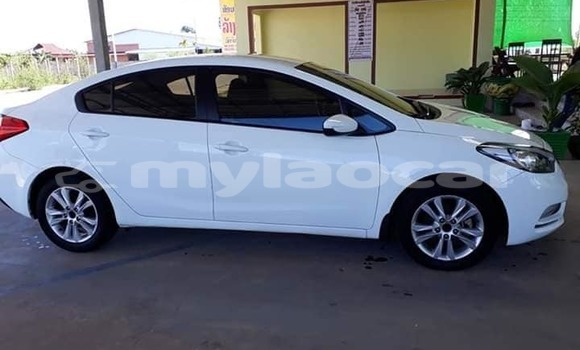 Buy Used Kia Cerato White Car in Vientiane in Vientiane Province