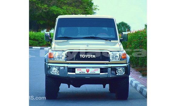 Buy Import Toyota Land Cruiser Beige Car in Import - Dubai in Attapeu Province Buy Import Toyota Land Cruiser Beige Car in Import - Dubai in Attapeu Province