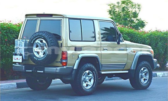 Buy Import Toyota Land Cruiser Beige Car in Import - Dubai in Attapeu Province Buy Import Toyota Land Cruiser Beige Car in Import - Dubai in Attapeu Province