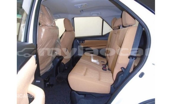 Buy Import Toyota Fortuner White Car in Import - Dubai in Attapeu Province Buy Import Toyota Fortuner White Car in Import - Dubai in Attapeu Province
