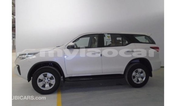 Buy Import Toyota Fortuner White Car in Import - Dubai in Attapeu Province Buy Import Toyota Fortuner White Car in Import - Dubai in Attapeu Province