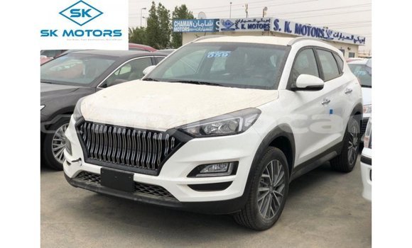 ຊື້ ການ ນຳ ເຂົ້າ Hyundai Tucson White ລົດ ໃນ Import - Dubai ໃນ Attapeu Province