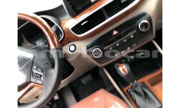 Buy Import Hyundai Tucson White Car in Import - Dubai in Attapeu Province Buy Import Hyundai Tucson White Car in Import - Dubai in Attapeu Province