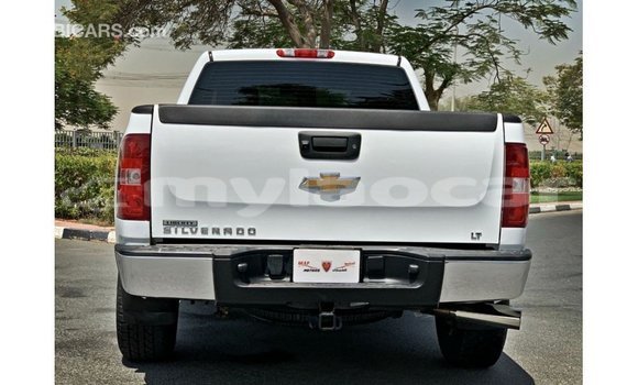 Buy Import Chevrolet Silverado White Car in Import - Dubai in Attapeu Province Buy Import Chevrolet Silverado White Car in Import - Dubai in Attapeu Province