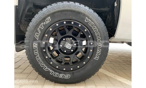 Buy Import Chevrolet Silverado White Car in Import - Dubai in Attapeu Province Buy Import Chevrolet Silverado White Car in Import - Dubai in Attapeu Province