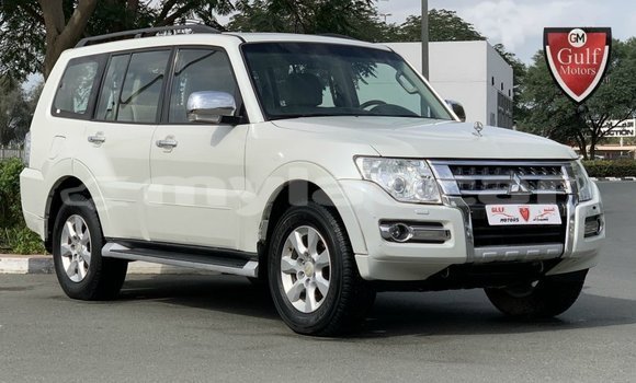 Acheter Import Voiture Mitsubishi Pajero Blanc à Import - Dubai, Attapeu Province
