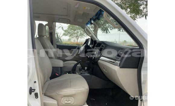Buy Import Mitsubishi Pajero White Car in Import - Dubai in Attapeu Province Buy Import Mitsubishi Pajero White Car in Import - Dubai in Attapeu Province