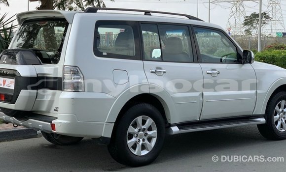 Buy Import Mitsubishi Pajero White Car in Import - Dubai in Attapeu Province Buy Import Mitsubishi Pajero White Car in Import - Dubai in Attapeu Province