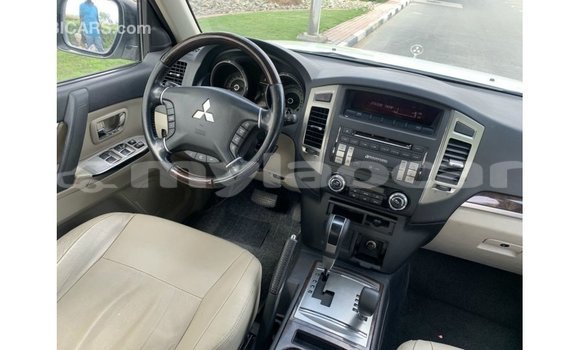 Buy Import Mitsubishi Pajero White Car in Import - Dubai in Attapeu Province Buy Import Mitsubishi Pajero White Car in Import - Dubai in Attapeu Province