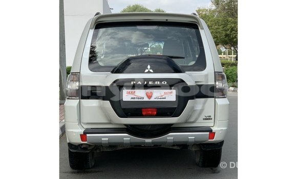 Buy Import Mitsubishi Pajero White Car in Import - Dubai in Attapeu Province Buy Import Mitsubishi Pajero White Car in Import - Dubai in Attapeu Province