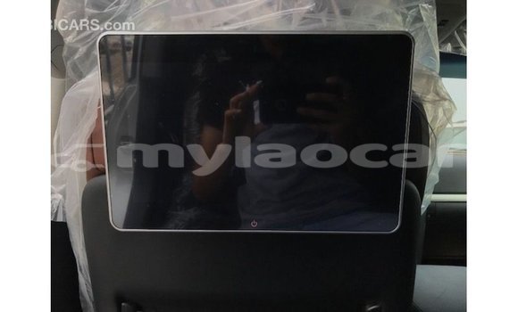 Acheter Import Voiture Toyota Land Cruiser Blanc à Import - Dubai, Attapeu Province Acheter Import Voiture Toyota Land Cruiser Blanc à Import - Dubai, Attapeu Province