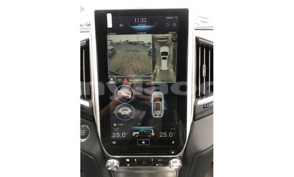 Acheter Import Voiture Toyota Land Cruiser Blanc à Import - Dubai, Attapeu Province Acheter Import Voiture Toyota Land Cruiser Blanc à Import - Dubai, Attapeu Province