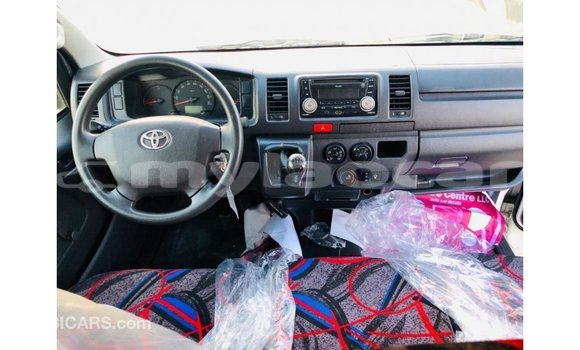 Buy Import Toyota Hiace White Car in Import - Dubai in Attapeu Province Buy Import Toyota Hiace White Car in Import - Dubai in Attapeu Province