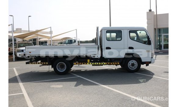 Buy Import Mitsubishi L400 White Truck in Import - Dubai in Attapeu Province