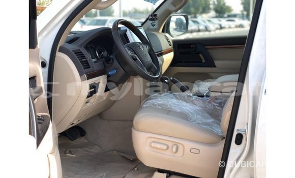 Buy Import Toyota Land Cruiser White Car in Import - Dubai in Attapeu Province Buy Import Toyota Land Cruiser White Car in Import - Dubai in Attapeu Province