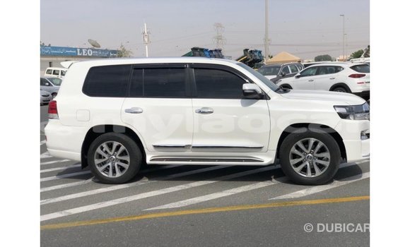 Buy Import Toyota Land Cruiser White Car in Import - Dubai in Attapeu Province Buy Import Toyota Land Cruiser White Car in Import - Dubai in Attapeu Province