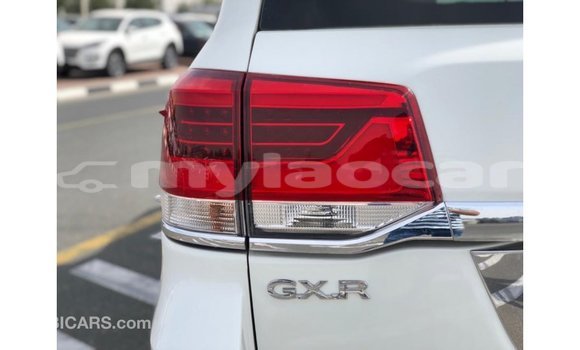 Buy Import Toyota Land Cruiser White Car in Import - Dubai in Attapeu Province Buy Import Toyota Land Cruiser White Car in Import - Dubai in Attapeu Province