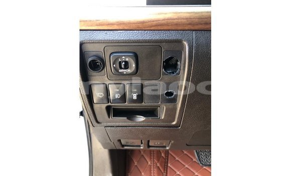 Buy Import Toyota Land Cruiser White Car in Import - Dubai in Attapeu Province Buy Import Toyota Land Cruiser White Car in Import - Dubai in Attapeu Province