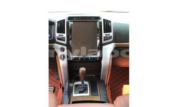 Buy Import Toyota Land Cruiser White Car in Import - Dubai in Attapeu Province Buy Import Toyota Land Cruiser White Car in Import - Dubai in Attapeu Province