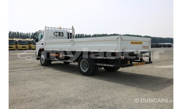 Buy Import Mitsubishi L400 White Truck in Import - Dubai in Attapeu Province