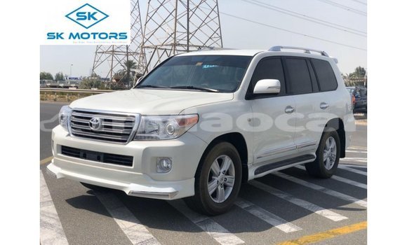Buy Import Toyota Land Cruiser White Car in Import - Dubai in Attapeu Province Buy Import Toyota Land Cruiser White Car in Import - Dubai in Attapeu Province