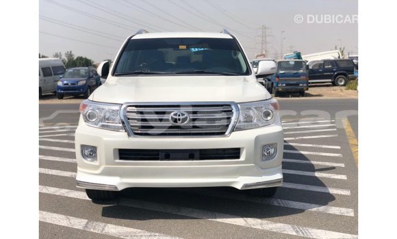 Buy Import Toyota Land Cruiser White Car in Import - Dubai in Attapeu Province Buy Import Toyota Land Cruiser White Car in Import - Dubai in Attapeu Province
