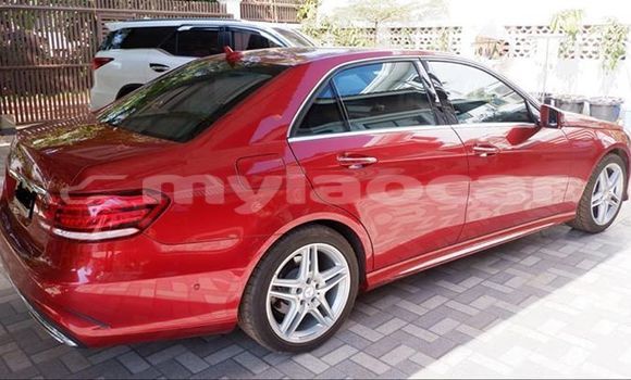 Buy Used Mercedes-Benz E-klasse Red Car in Vientiane in Vientiane Province