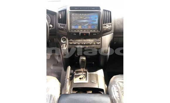 Buy Import Toyota Land Cruiser White Car in Import - Dubai in Attapeu Province Buy Import Toyota Land Cruiser White Car in Import - Dubai in Attapeu Province