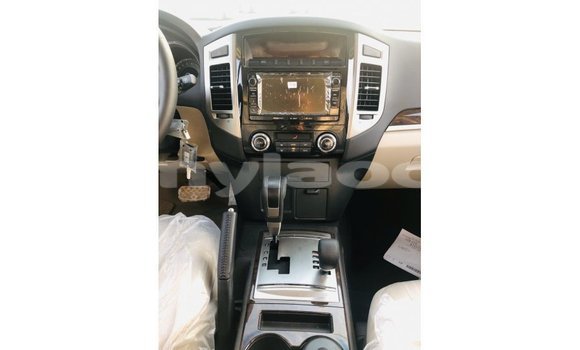 Buy Import Mitsubishi Pajero Black Car in Import - Dubai in Attapeu Province Buy Import Mitsubishi Pajero Black Car in Import - Dubai in Attapeu Province