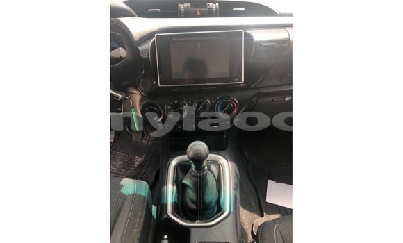 Buy Import Toyota Hilux White Car in Import - Dubai in Attapeu Province Buy Import Toyota Hilux White Car in Import - Dubai in Attapeu Province