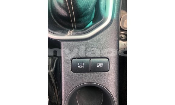 Buy Import Toyota Hilux White Car in Import - Dubai in Attapeu Province Buy Import Toyota Hilux White Car in Import - Dubai in Attapeu Province