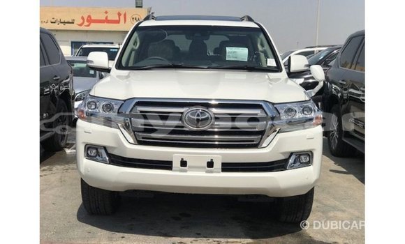 Acheter Import Voiture Toyota Land Cruiser Blanc à Import - Dubai, Attapeu Province Acheter Import Voiture Toyota Land Cruiser Blanc à Import - Dubai, Attapeu Province