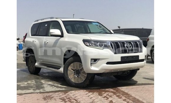 Buy Import Toyota Prado White Car in Import - Dubai in Attapeu Province