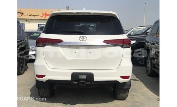 Acheter Import Voiture Toyota Fortuner Blanc à Import - Dubai, Attapeu Province Acheter Import Voiture Toyota Fortuner Blanc à Import - Dubai, Attapeu Province