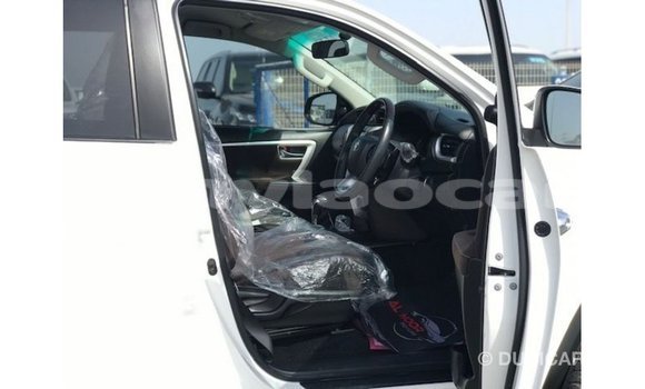 Acheter Import Voiture Toyota Fortuner Blanc à Import - Dubai, Attapeu Province Acheter Import Voiture Toyota Fortuner Blanc à Import - Dubai, Attapeu Province