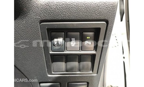 Acheter Import Voiture Toyota Fortuner Blanc à Import - Dubai, Attapeu Province Acheter Import Voiture Toyota Fortuner Blanc à Import - Dubai, Attapeu Province